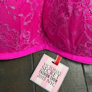 Victoria's Secret Vibrant Pink Lace Bra
